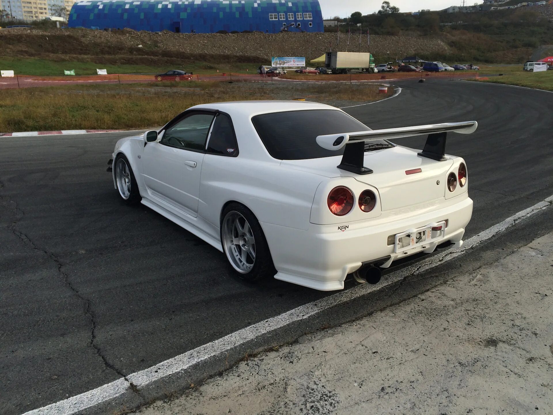 Спойлер скайлайн. Спойлер skyline gtr33. Nissan skyline gtr 34 спойлер. Спойлер гтр 34. Спойлер скайлайн.
