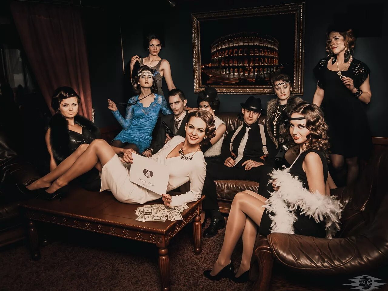 Гангстерский стиль. Стиль 20е чикаго. Стиль чикаго 20-х. Чикаго 20х мода. Гангстерская вечеринка аль капоне.