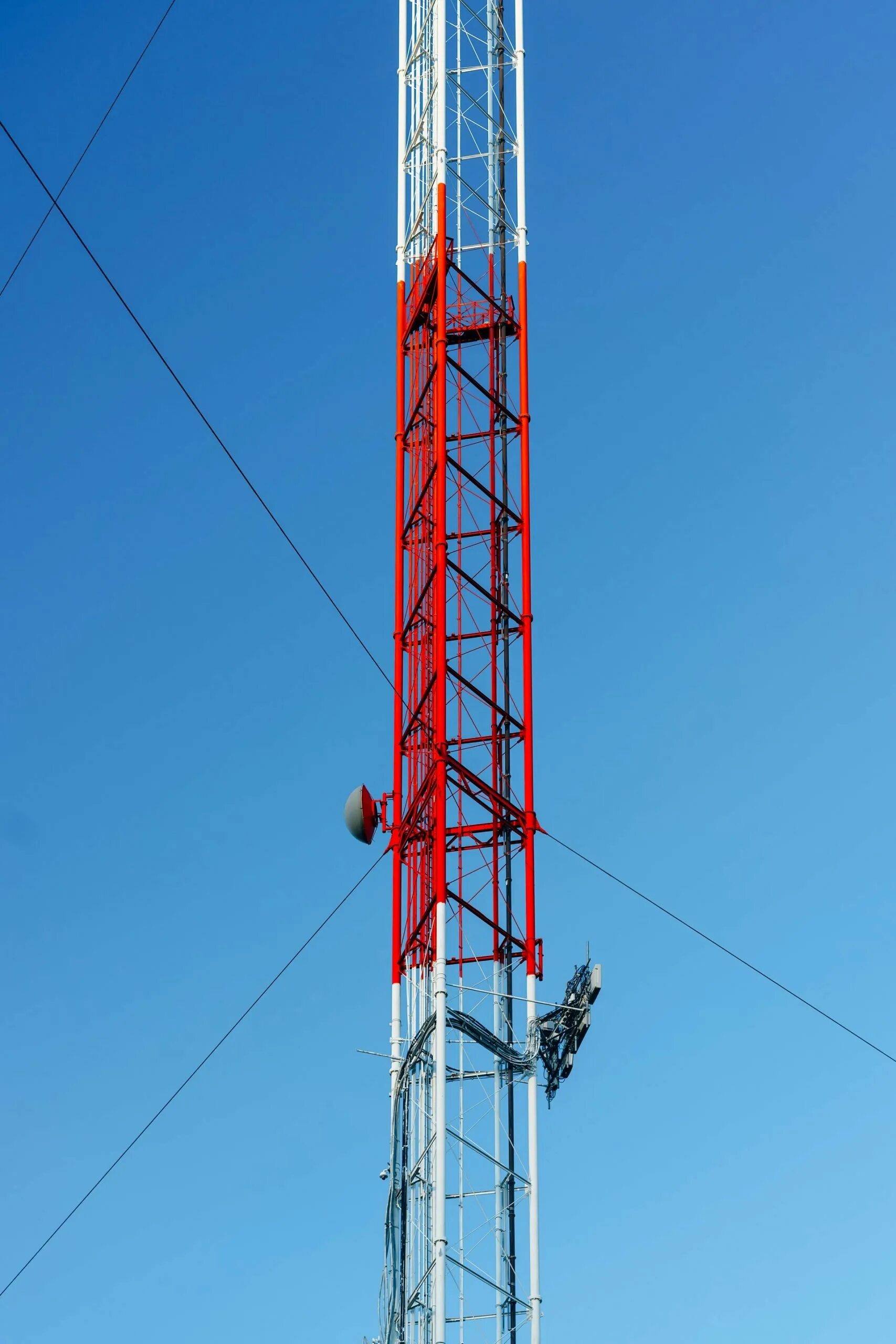 Передвижная вышка сотовой связи. Вышка сотовой связи. Башня amazon tall tower observatory. Станция вышка 3d model. Башня беспроводной связи красно белая.