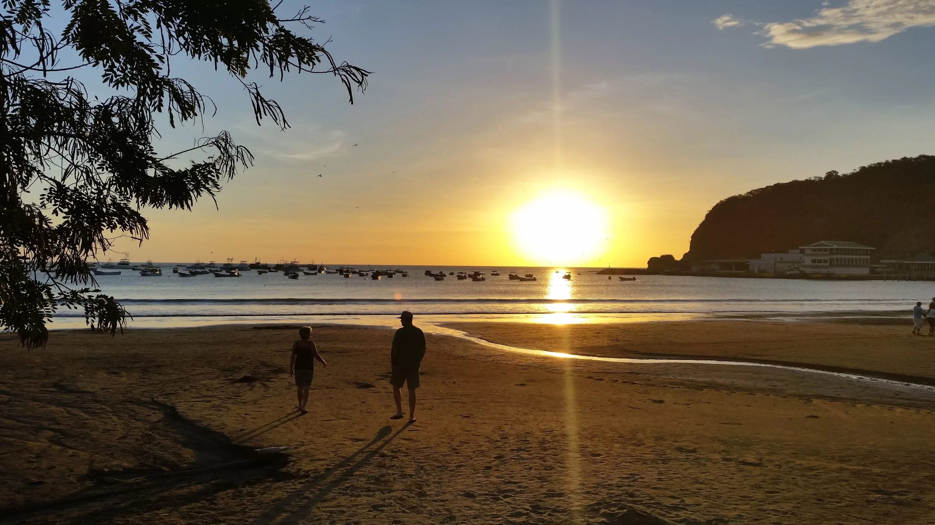 Романтический вечер на берегу моря. Beach date. Angsana velavaru 5. Beach date. Самые романтичные пляжи планеты.