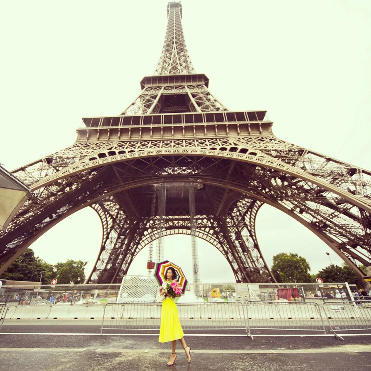Flying paris