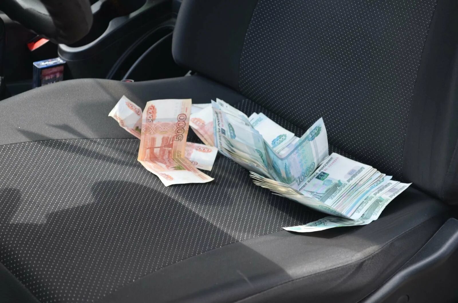 Много денег открытые машины