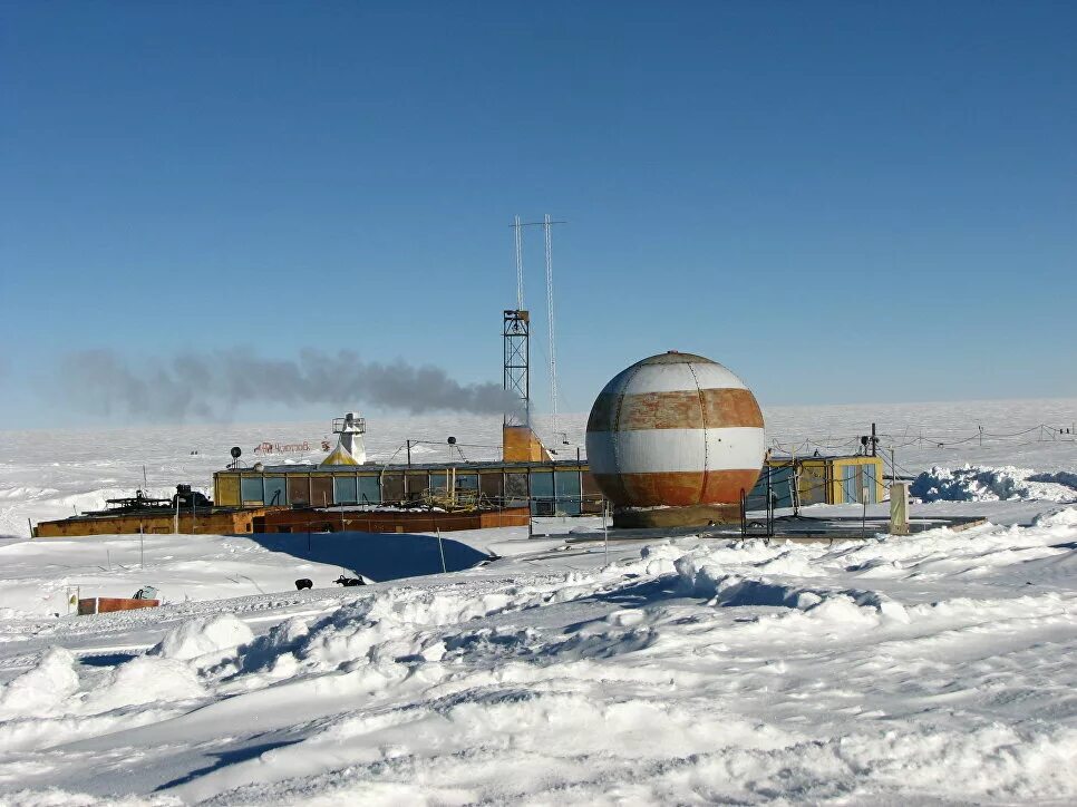 Холодный восток. Арктическая станция Восток. Научная станция Восток в Антарктиде. Российская станция Восток в Антарктиде. Полярная станция Восток в Антарктиде.