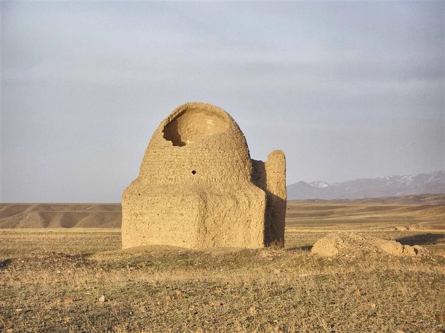 Мазар фото. Базар мазар набережные челны. Мазар мусульманский. Мазары в казахстане. Старый мазар в степи казахстана.