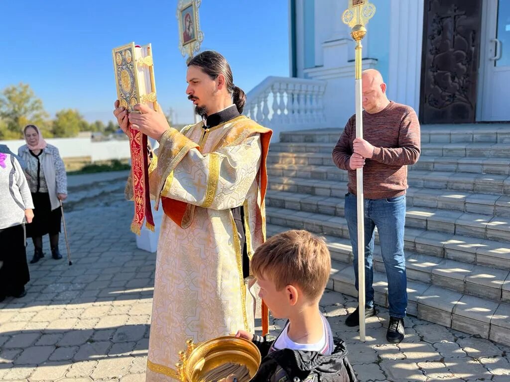 Веб камера малышев лог. Церковь Малышев Лог. Храмовый праздник. Праздник Архангела Михаила 19 сентября. С праздником Архангела Михаила.