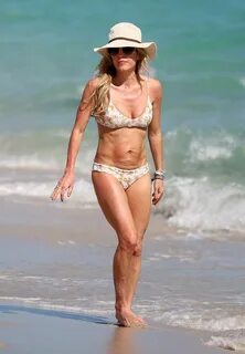 Braunwyn Windham-Burke Wears a Bikini on the Beach in Miami (27 Photos) .