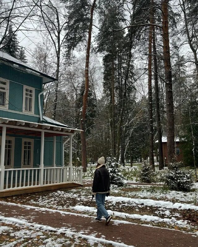 Новопеределкино поселок писателей. Переделкино туту. Переделкино туту. Автобус до внуково от метро. Переделкино писательский поселок пастернака.