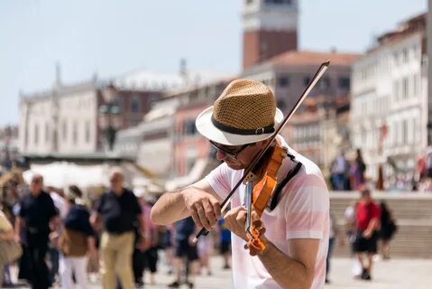 Скрипка на улице
