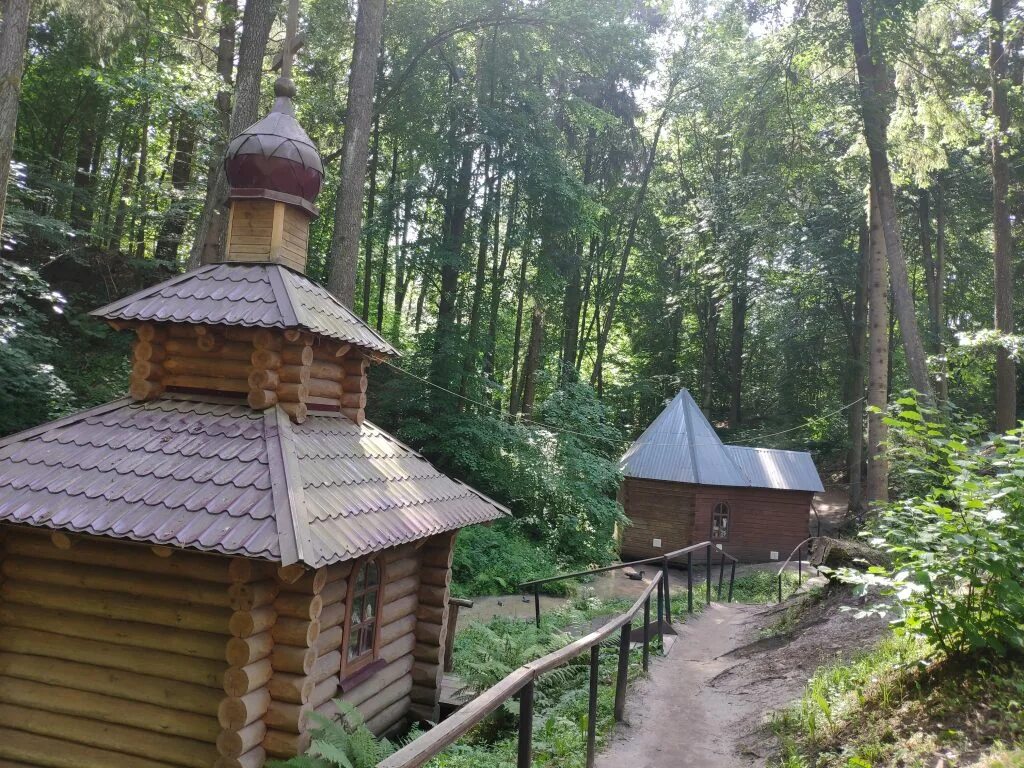 Серебряное святой источник. Серебряное святой источник. Святой источник анциферово. Серебряные ключи брянская область. Святой источник серебряный ключ брянская область.