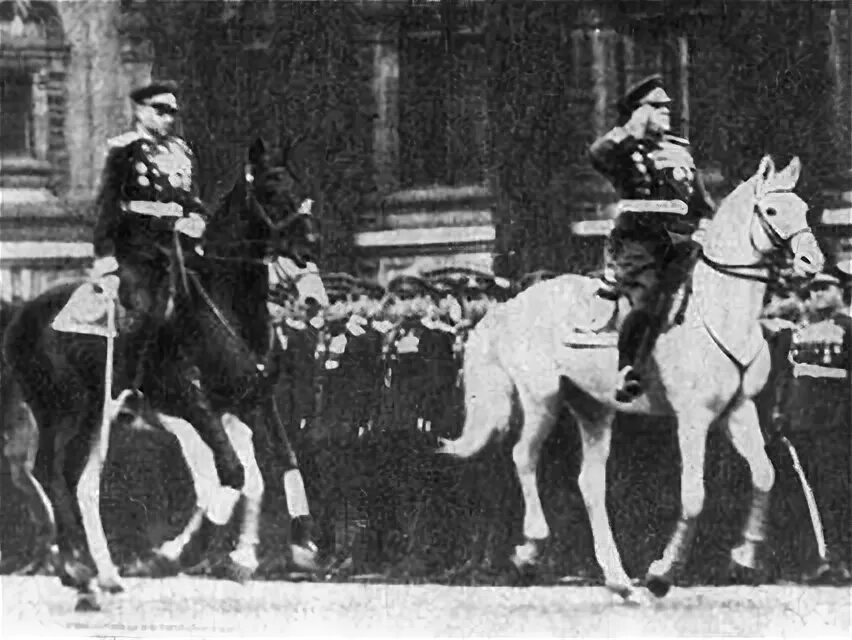Жуков и Рокоссовский на параде Победы 1945. Рокоссовский парад