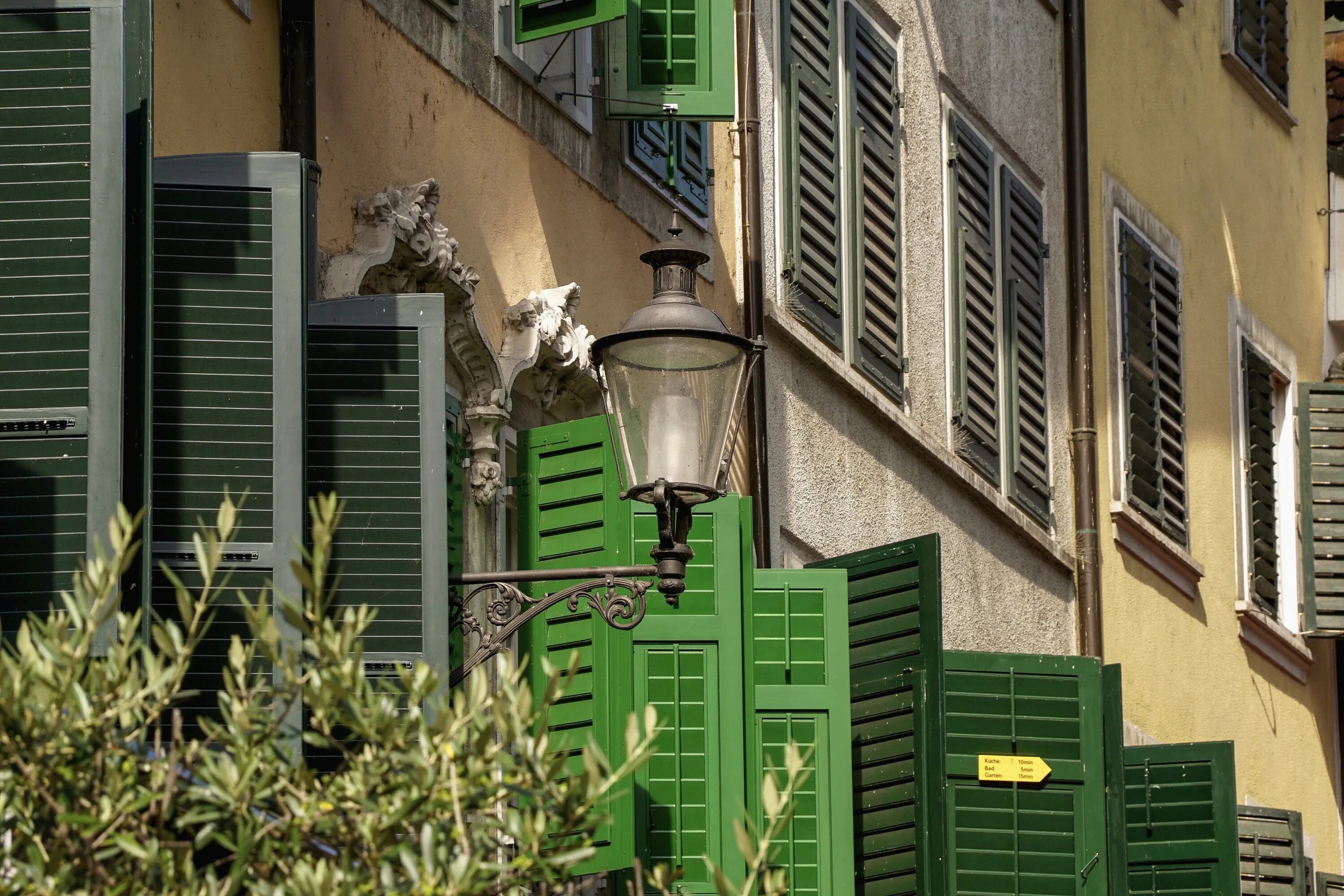 Streets windows