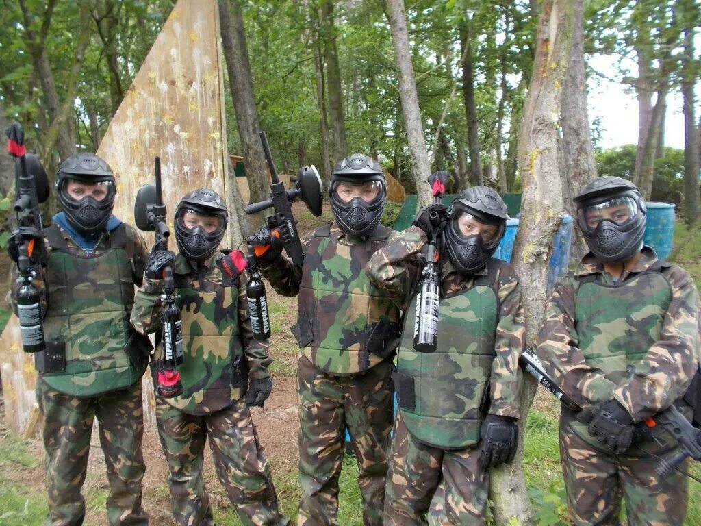 Со скольки лет можно играть в пейнтбол. Командные игры пейнтбол. paintball. поход в пейнтбол. пейнтбол эволюция.