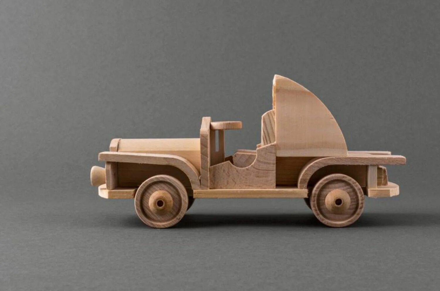 Автомобиль из дерева. Деревянная машина настоящая. Wood toys. Машина из дерева большая. Деревянная рама автомобиля.