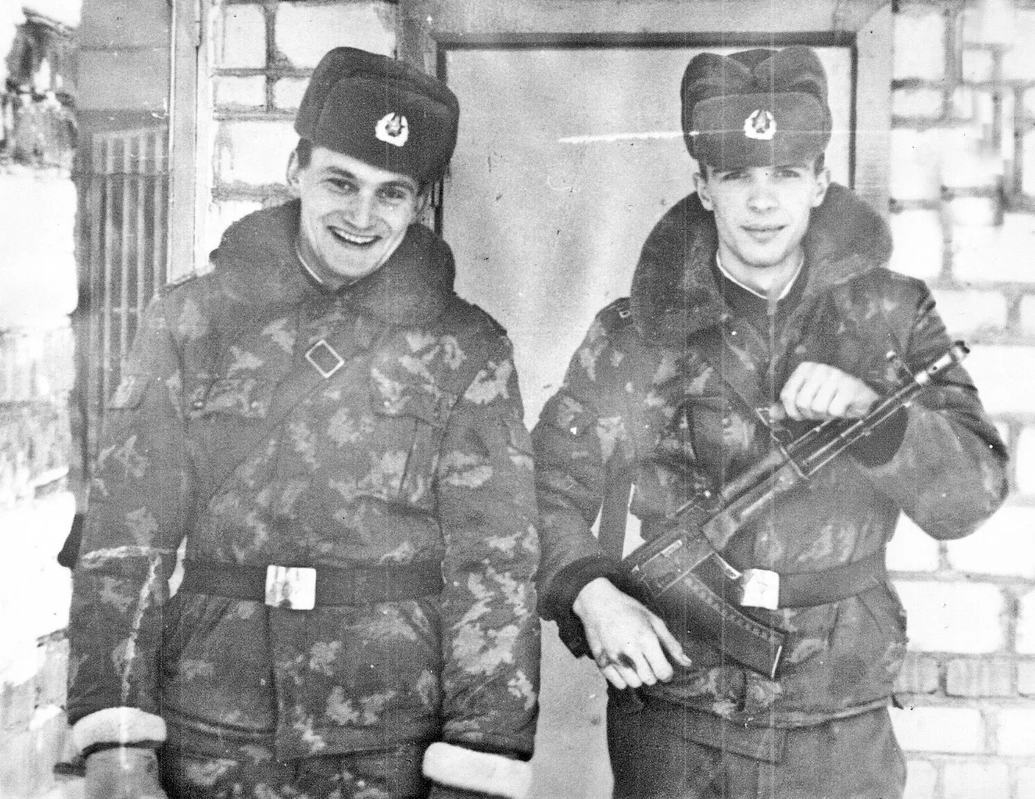 Бухарев анатолий иванович,погранзастава родниковая. Амурская краснознамённая военная флотилия. 9 пз соболь. Лаврентьев геннадий 67 лет. 36 пограничный отряд в/ч 2011.