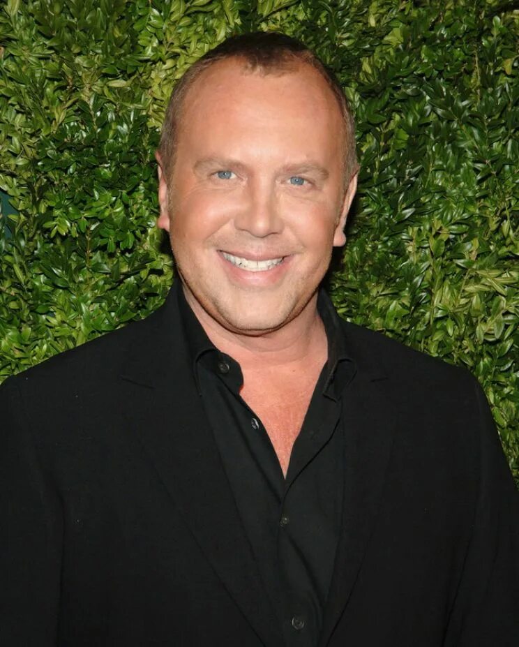 Платье michael kors полосатое. Майкл корс фото. Реклама обуви michael kors. Michael course. Майкл корс джинсовая расцветка.