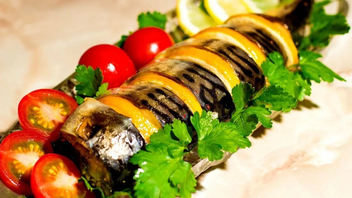 Как приготовить запеченную скумбрию