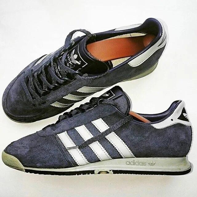 Adidas кроссовки 1984. Кроссовки adidas Napoli. Кроссовки adidas Originals Retro. Адидас ориджинал кроссовки ретро.