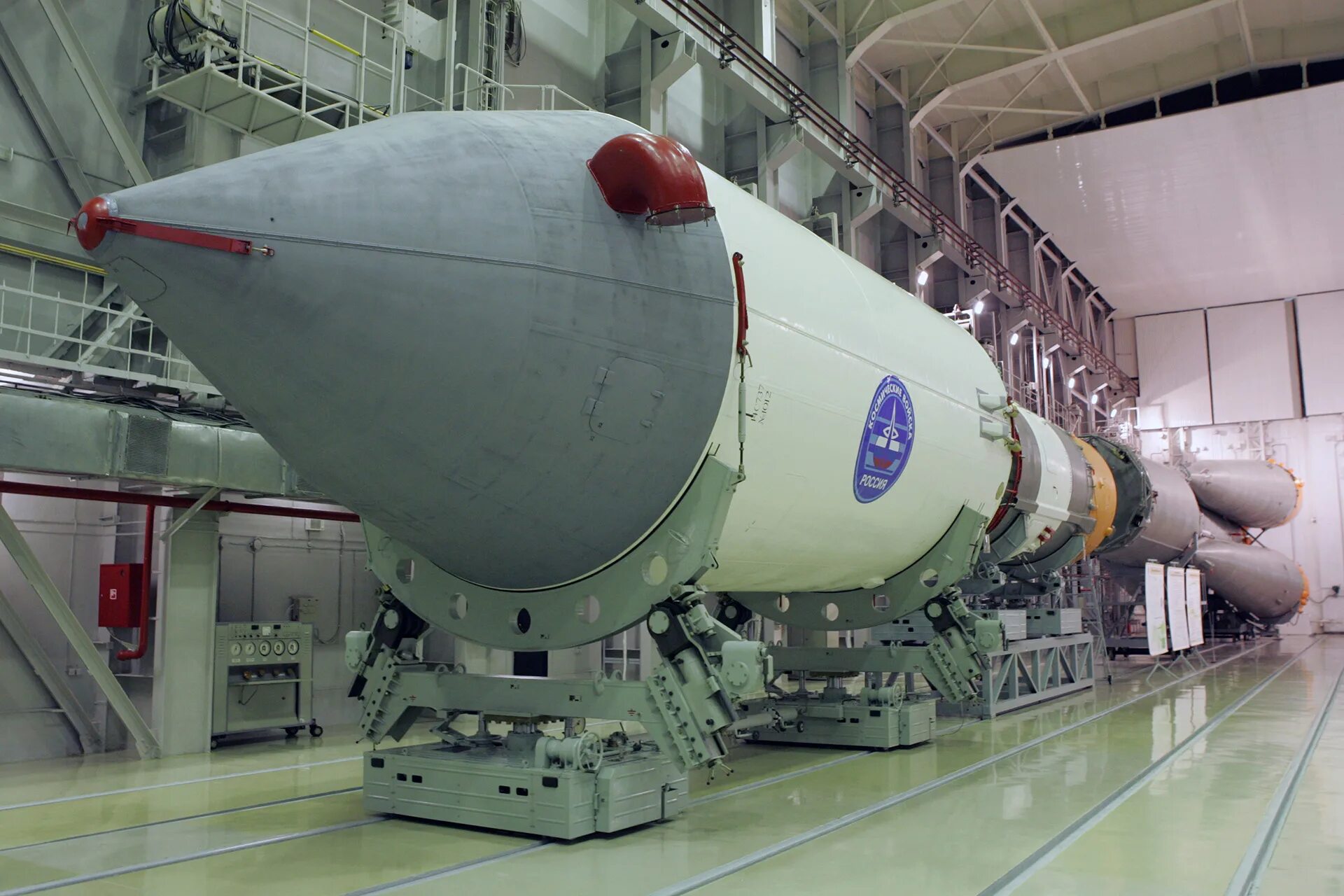 Изделие ракетно космической техники. Производственное объединение полёт Омск. Завод полет в Омске Ангара. Завод полет ракета Ангара. Завод Хруничева Омск.
