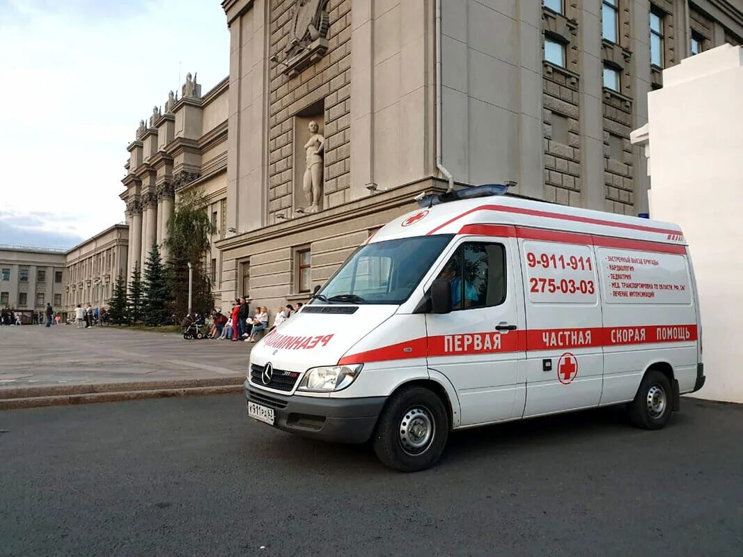 Телефон частной скорой. Частной скорой помощи. Частные скорые помощи. Ambulance St Petersburg.