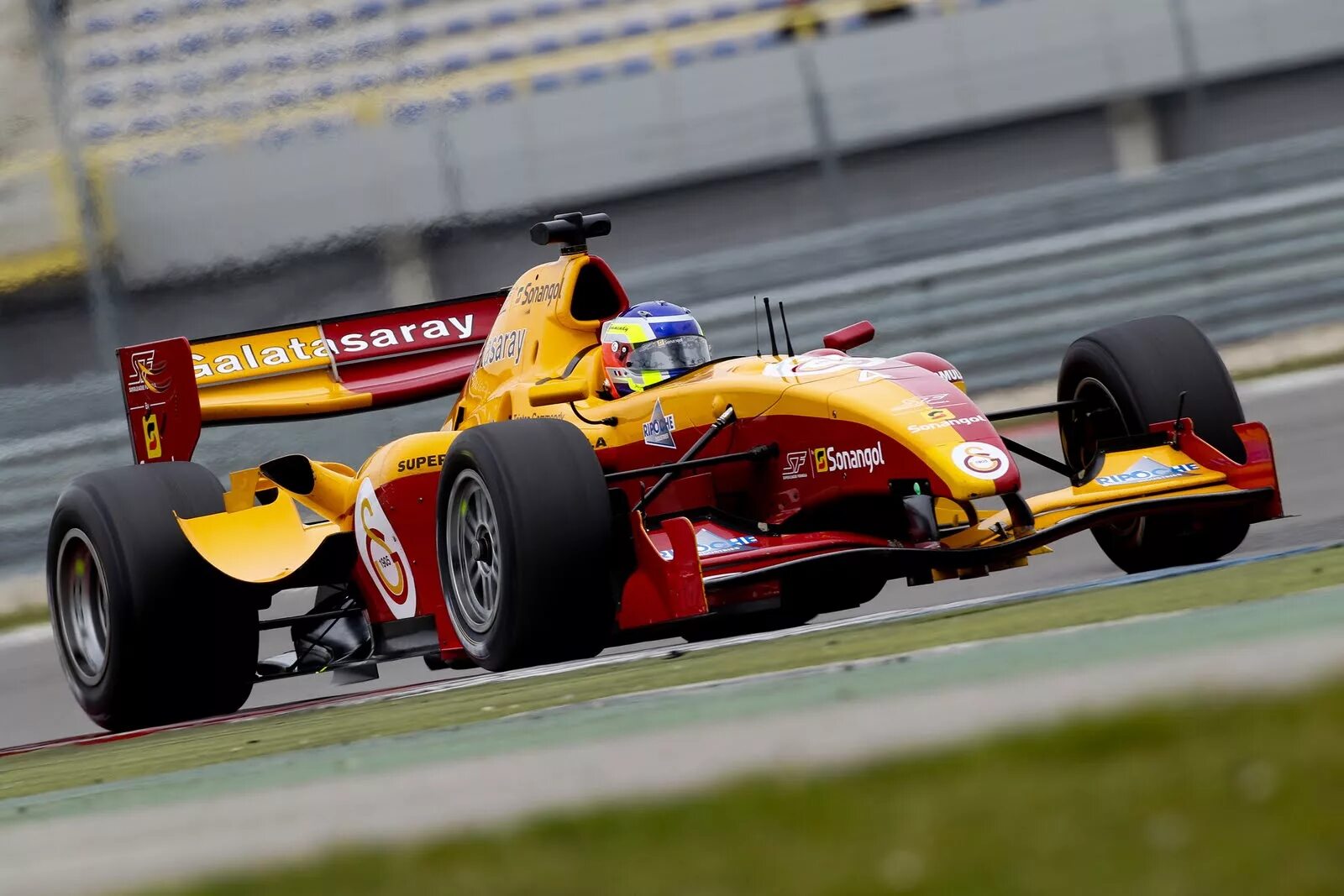 Формула 1 9 букв. F1 дфвфlotus. формула 1 2008 2009. f1 cpgln. f1=480n.