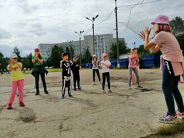 Начали работу лагеря. Летний лагерь в барнауле. Летний лагерь в ижевске для детей. Детский лагерь вожатые. Летний лагерь ижевск.