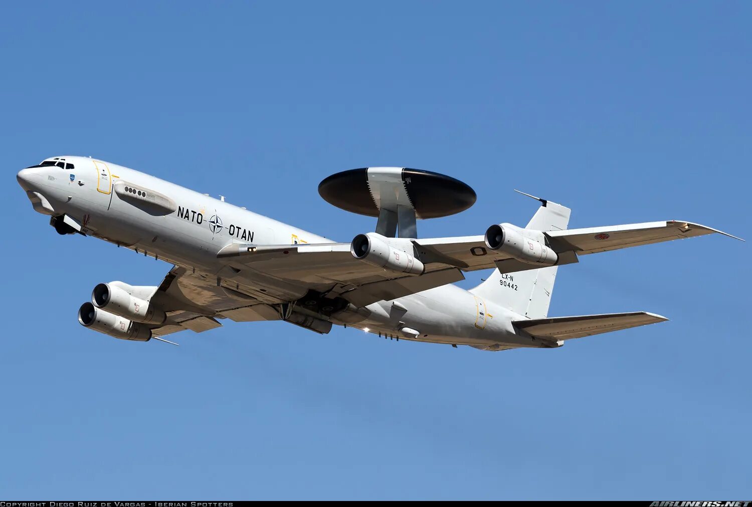 E 3a sentry. Самолет awacs e-3a sentry. boeing e-3 sentry. самолёт дрло е-3а авакс. boeing e-3 sentry awacs.