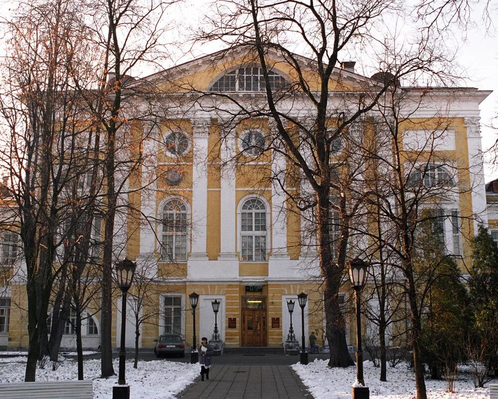 Главного военного клинического госпиталя имени. Московский военный госпиталь Бурденко. Главный военный клинический госпиталь в Москве.. Главный военный клинический госпиталь им. н.н. Бурденко. Военный госпиталь в Лефортово.