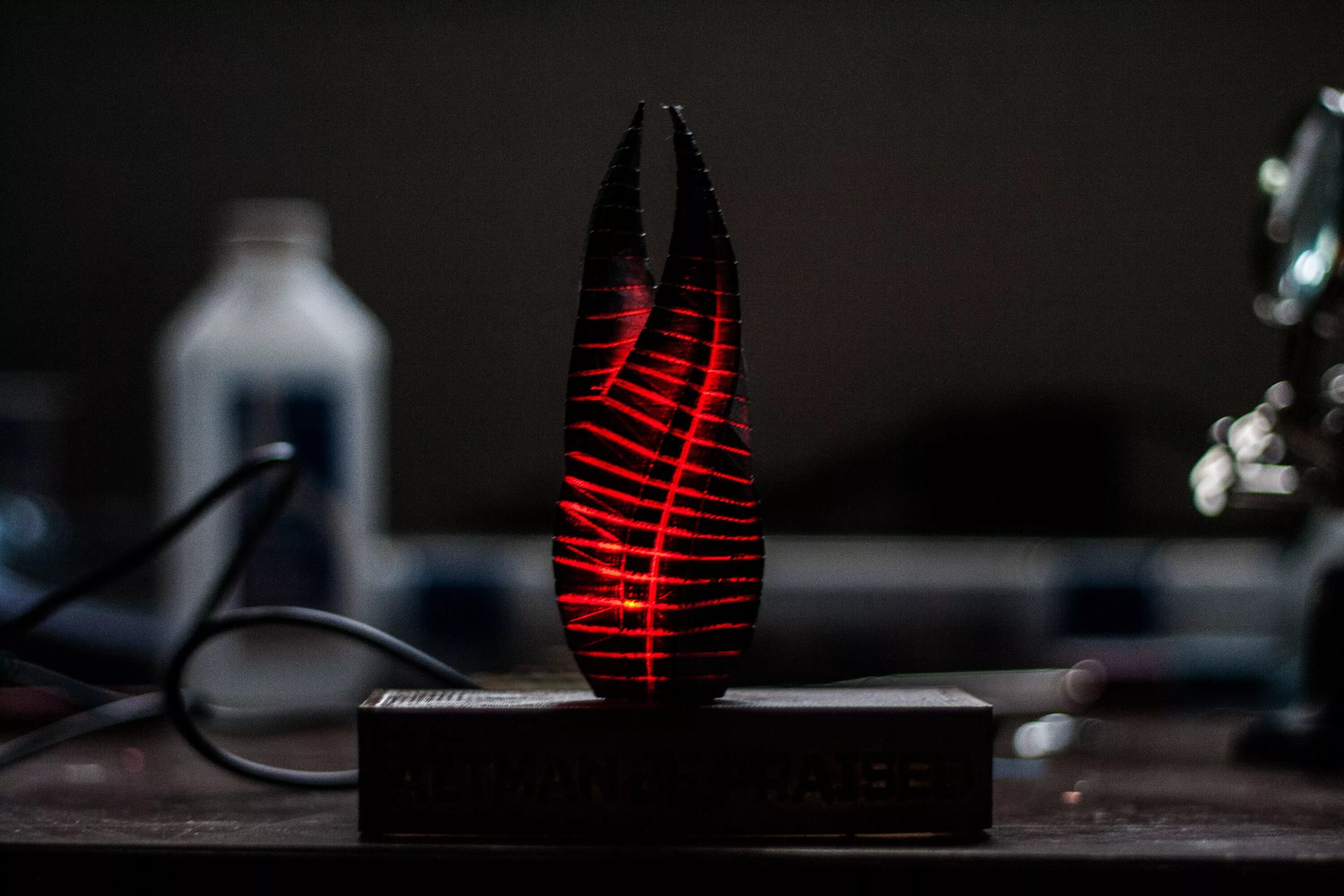 Красный обелиск dead space. Dead space монолит. Обелиск дед спейс арт. Dead space 3 обелиск. Dead space обелиск.