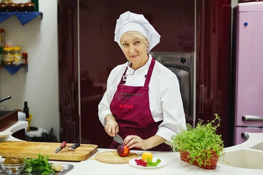 Комбинат общественного питания брест. Ооо комбинат социального питания лиски. Повар в ресторане. Заведующий производством общественного питания. Повар.