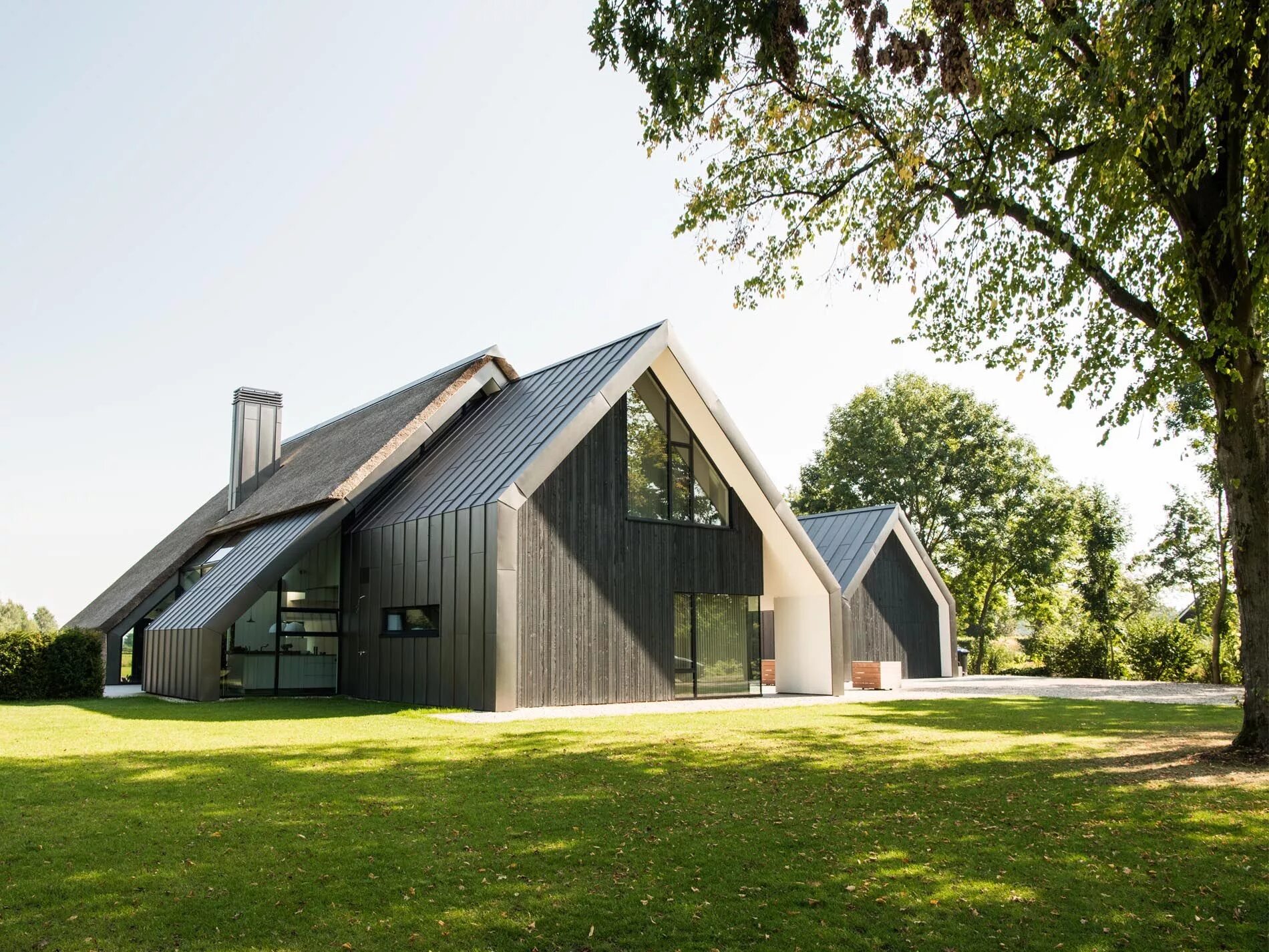Лучший барнхаус. Барн хаусы barn house. скандинавский дом барнхаус. барнхаус швейцарии. барнхаус в скандинавском стиле.