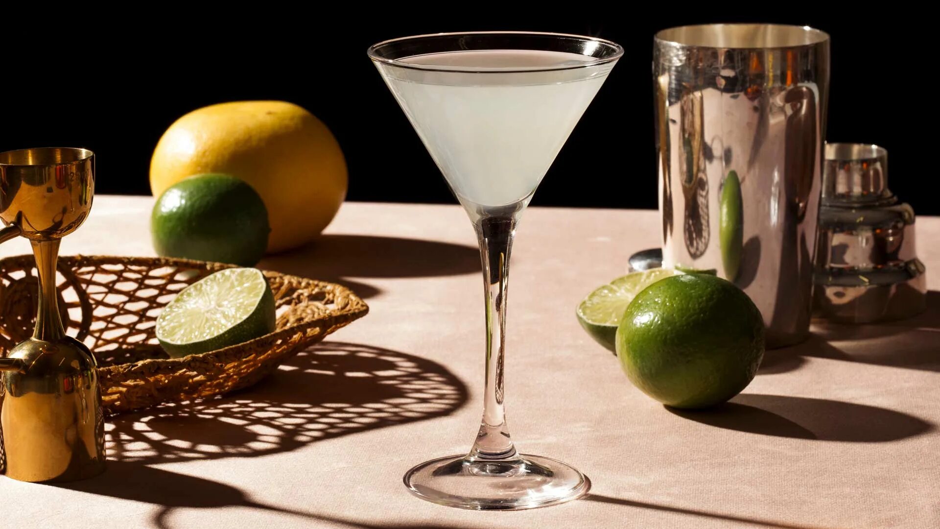 Hemingway special коктейль. Хемингуэй дайкири коктейль. Любимый коктейль хемингуэя дайкири. Хемингуэй дайкири коктейль. Hemingway special коктейль.