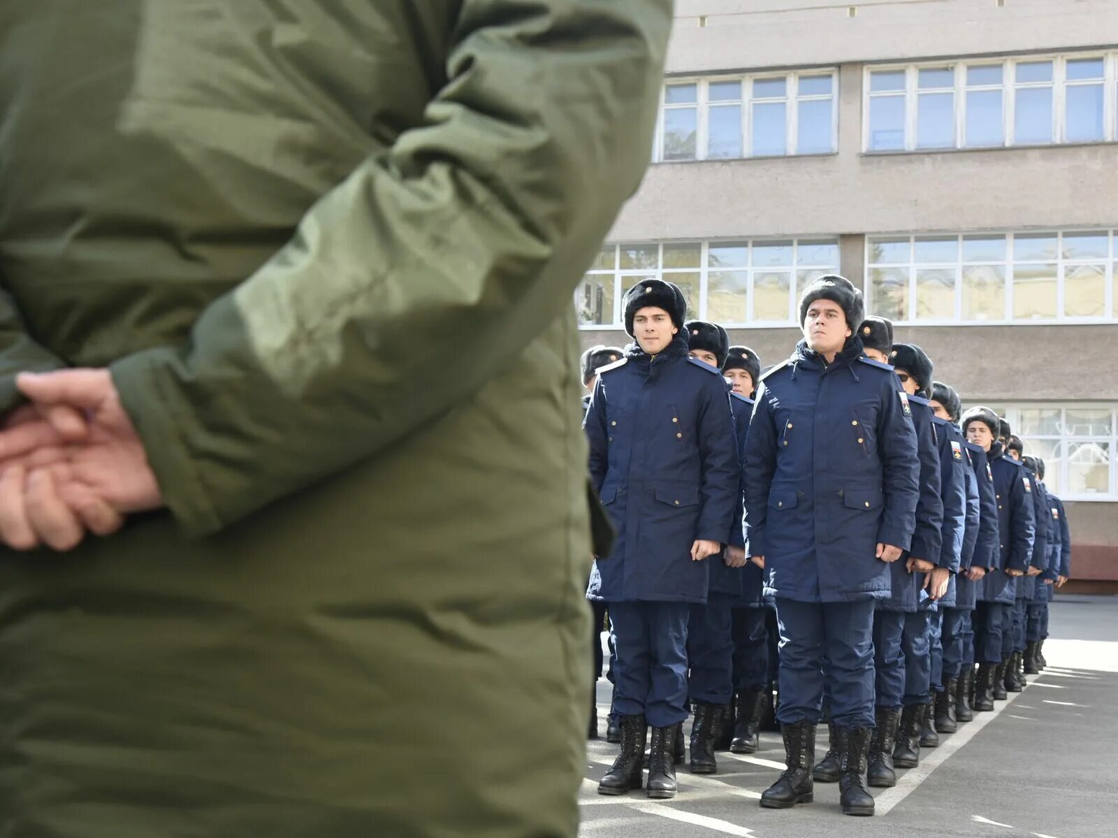 Отправка призывников в армию. Зимняя Военная форма. Зимняя форма военного комиссариата. Форма срочников. Что такое космические войска для призывника.