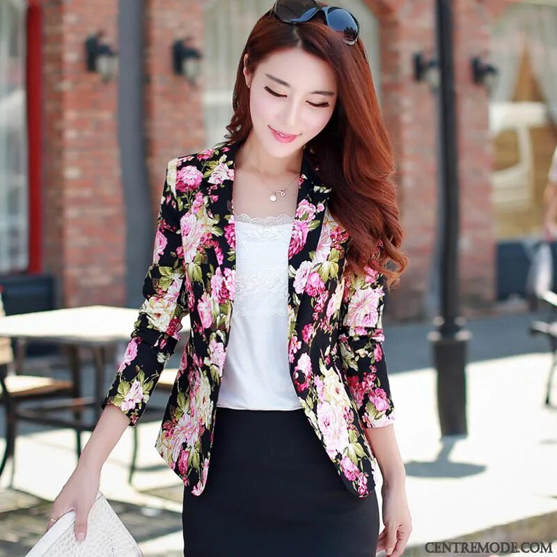 Аннабель флер 2022. Цветной пиджак. Пиджак цветочный принт. Пиджак в цветочек. Пиджак цветочный принт.