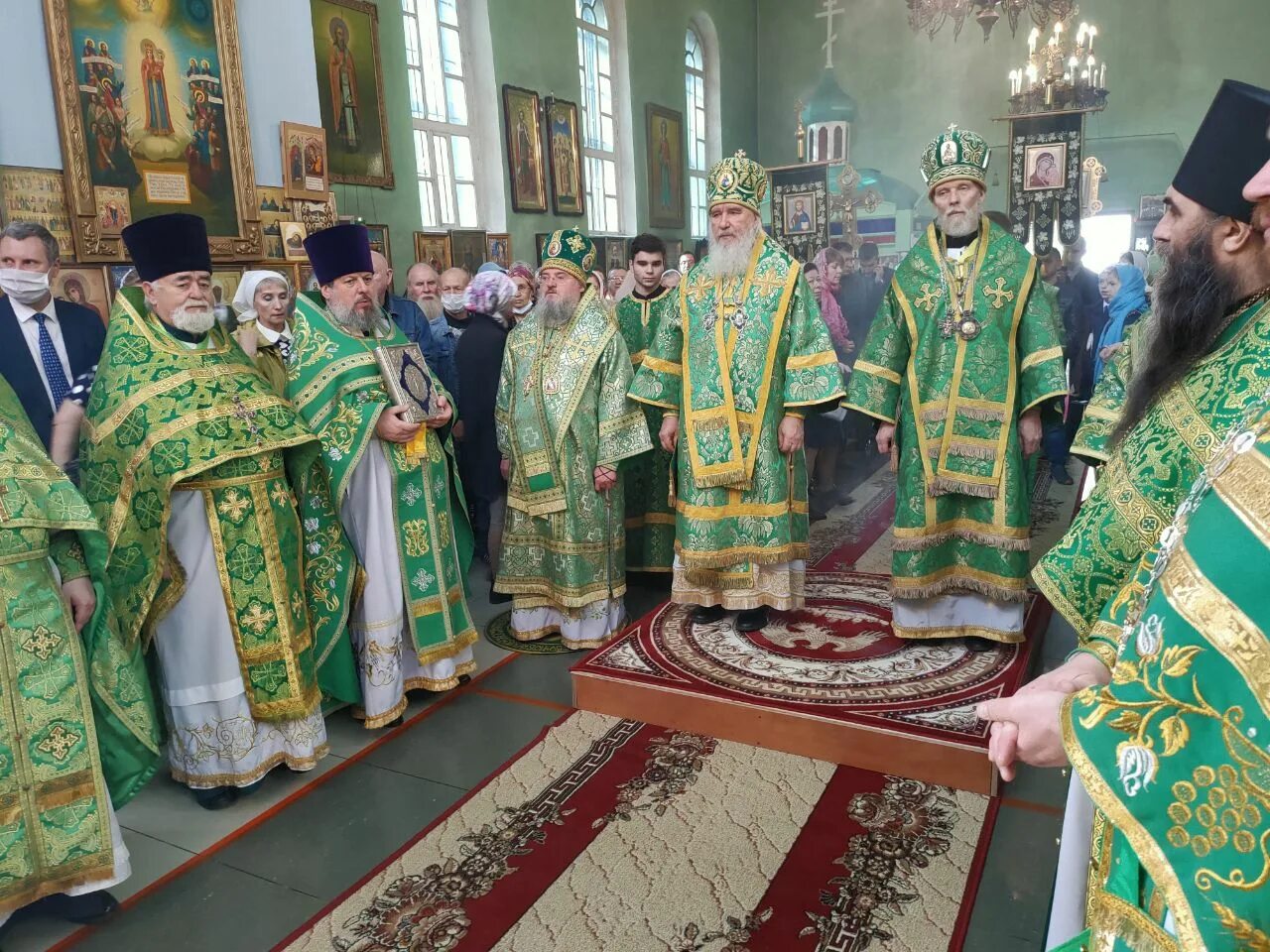 Калужская епархия. Калужская митрополия. Калужская епархия пафнутий. Митрополит климент и божья матерь калужская. Калужская икона божией матери празднование.