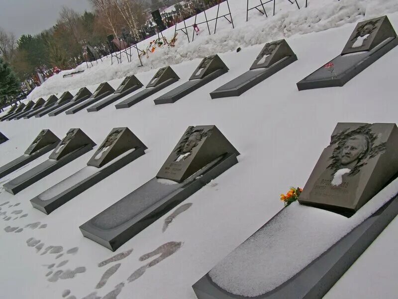 Москва кладбище крематория. Митинский крематорий. Митинское кладбище крематорий. Митинский кладбище климатория. Крематорий в Москве Митино.