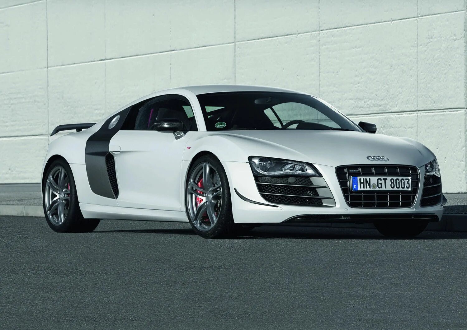 Спорткары audi r8. Audi r8 v10 2013. 8 р 10. 8 р 10. Ауди спорткар р8.