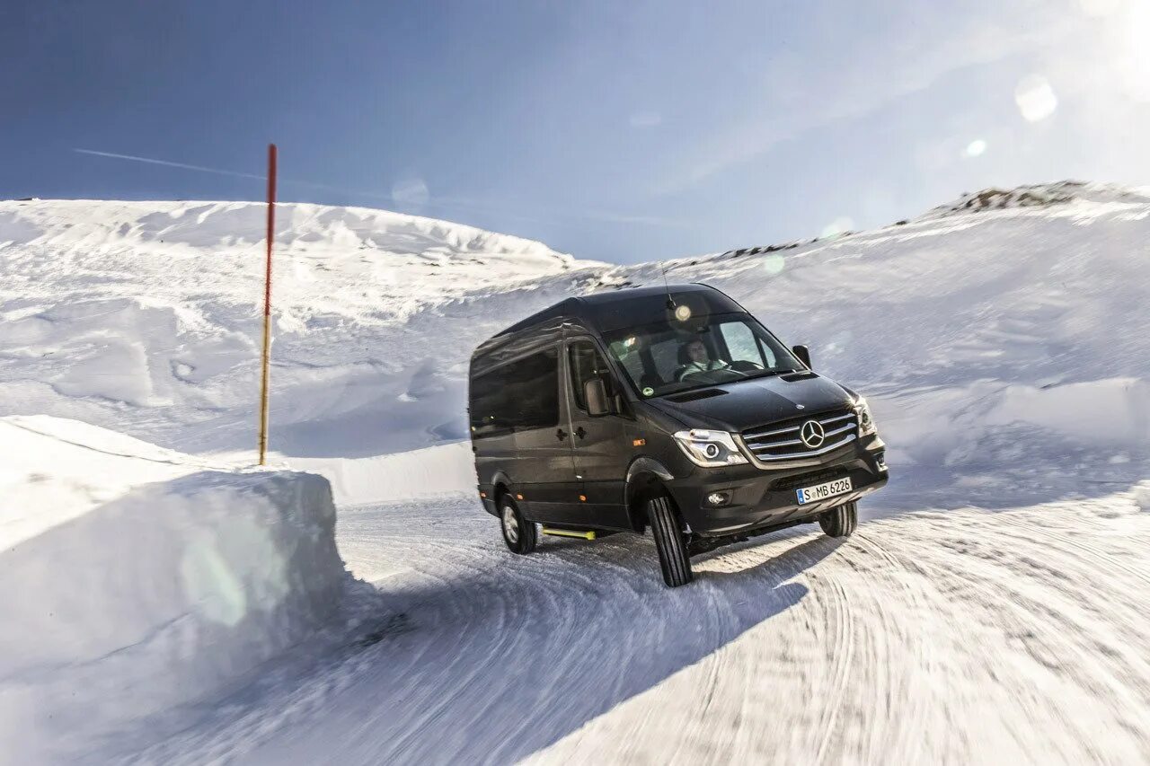 Спринтера драйв. Mercedes-Benz Sprinter 4x4. Мерседес Спринтер зима. Mercedes-Benz Sprinter 2014. Мерседес Спринтер зимой.