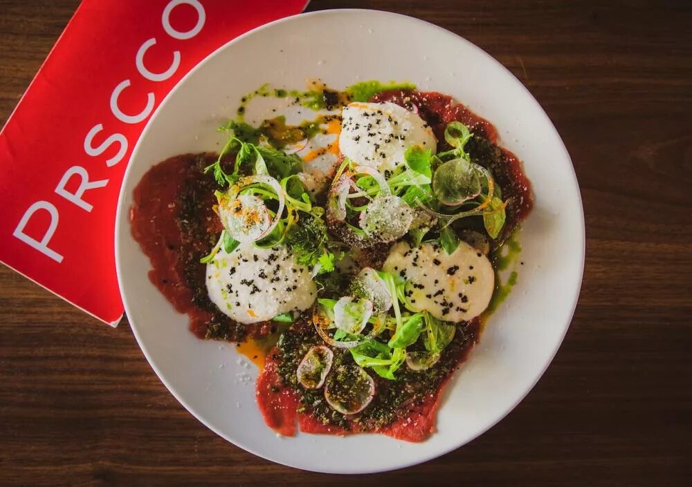 Меню закусочной бистро. Меню дизайн. Дизайнерское меню для ресторана. Grace bistro на патриарших. Ава бистро на цветном меню.