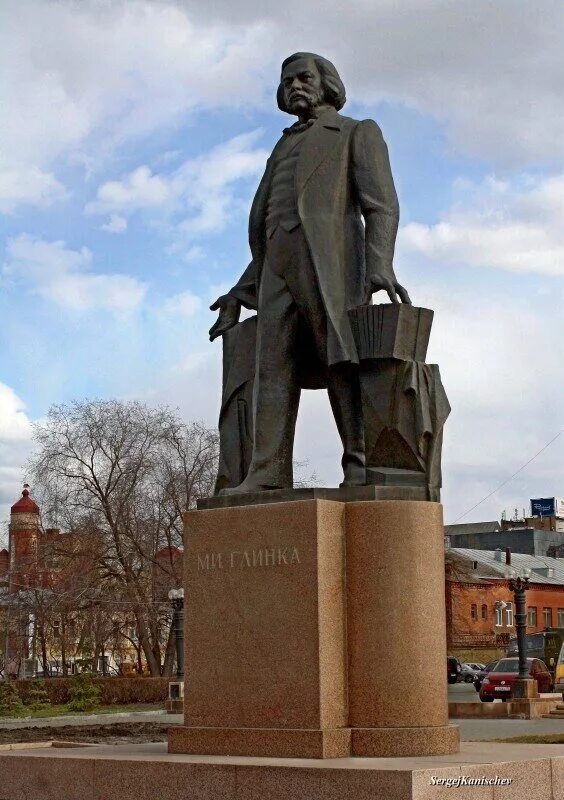 Какой памятник культуры является глинка. Памятник михаилу глинке. памятник глинке в смоленске.