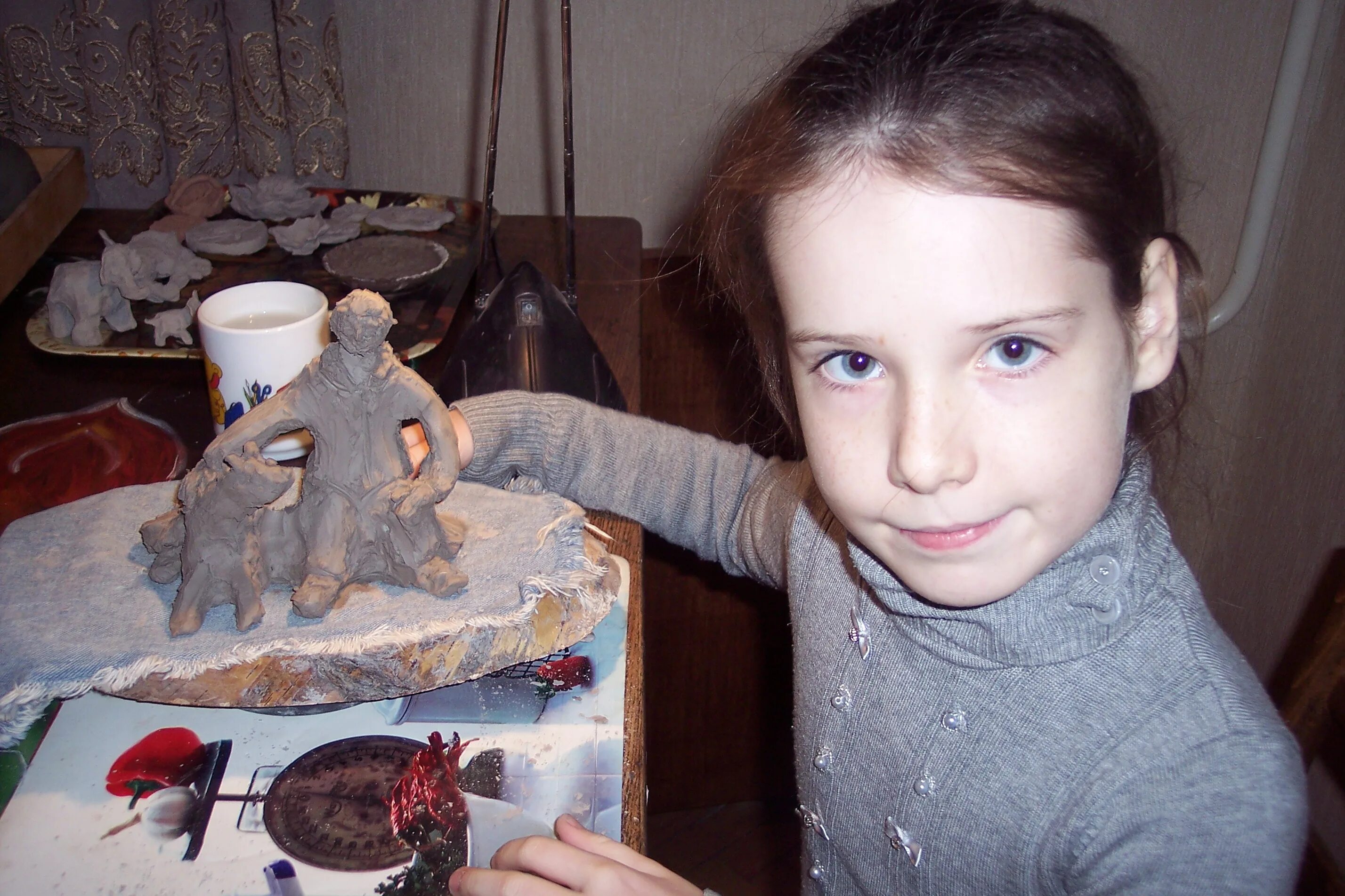 бумажные фантазии. пиньята алиса в стране чудес. алиса в стране чудес поделки своими руками. алиса в стране чудес из бумаги. алиса как сделать поделку.