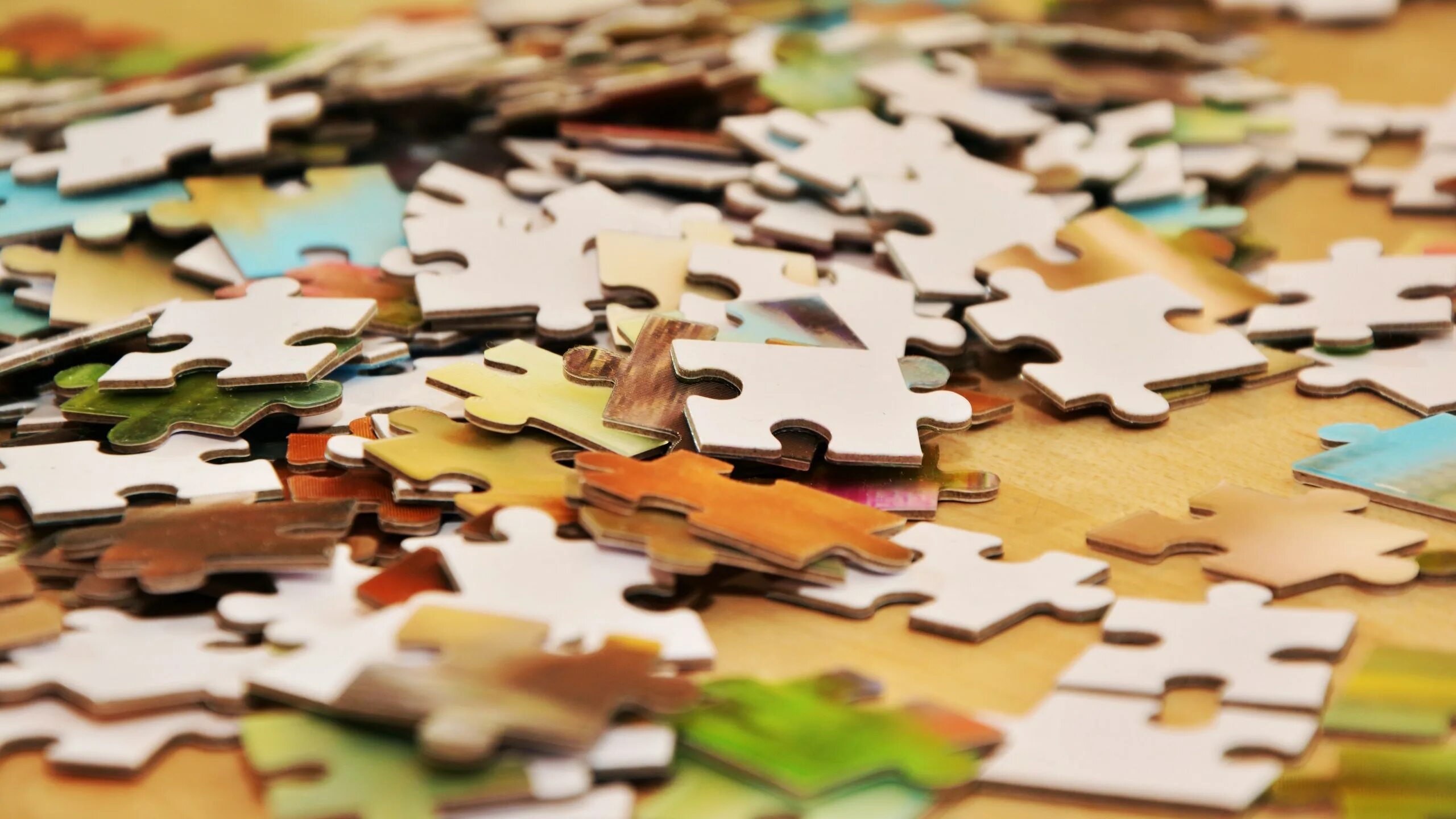 Puzzle part. Пазл болезней. пазл для альцгеймер. шахматы фон. puzzle 15 game image background.