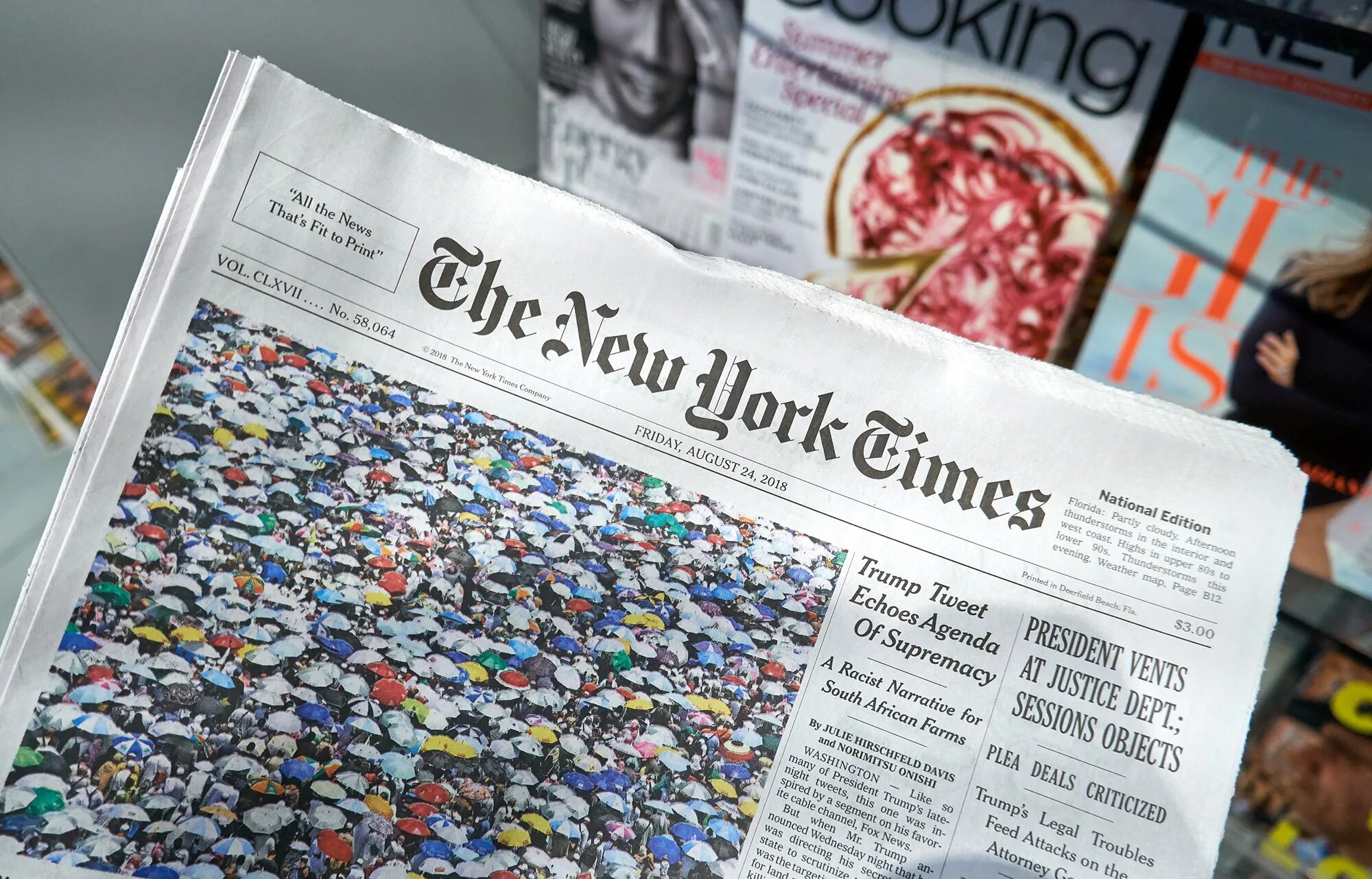 New york newspapers. Газета New York times. New York times фото. Газета the New Yorks time. Газета американская New York times.