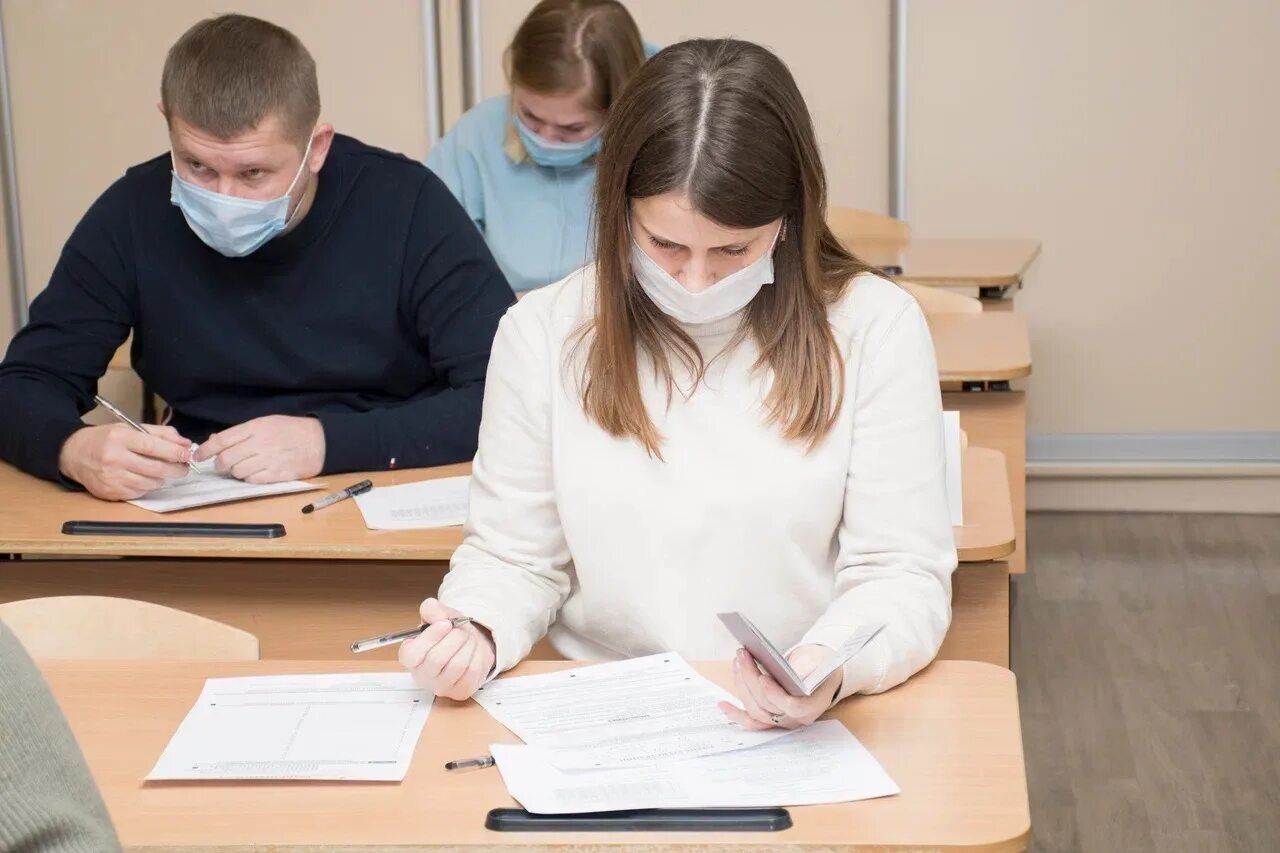 Поможем сдать егэ. ЕГЭ. ЕГЭ для родителей. Родители сдают ЕГЭ. Акция ЕГЭ для родителей.