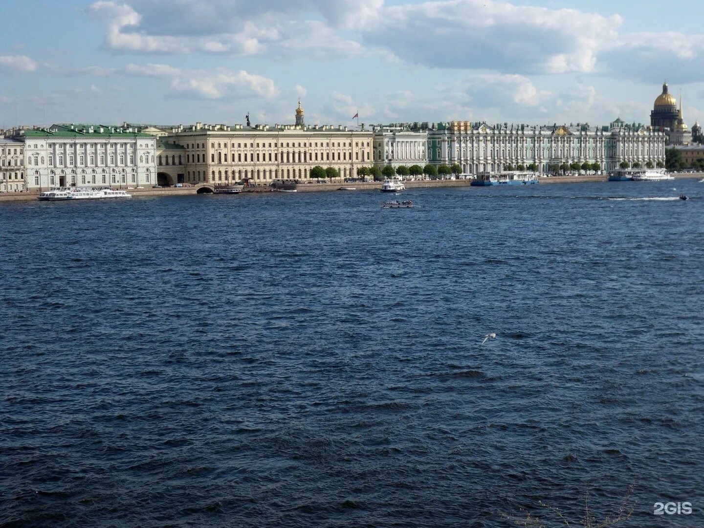 набережная невы у зимнего дворца. 1. набережная невы напротив зимнего дворца. набережная невы у зимнего дворца. дворцовая набережная петербурга.