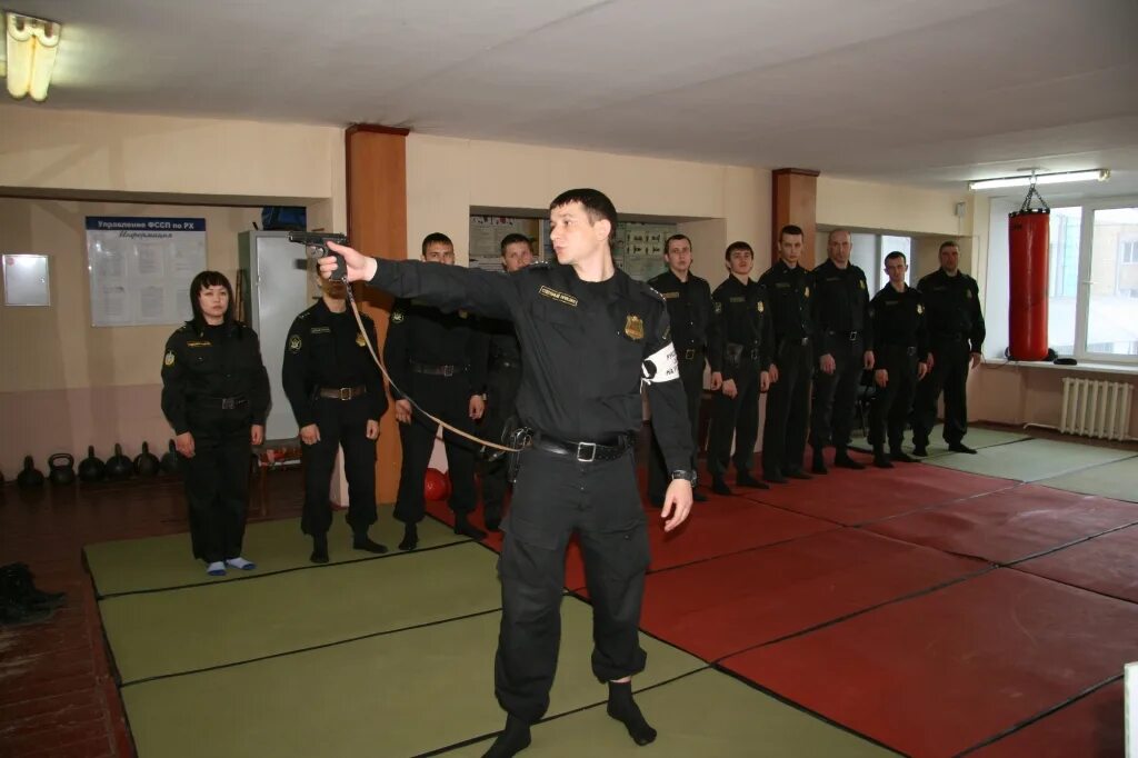 Приставов по обеспечению установленного порядка. Приставов по обеспечению установленного порядка