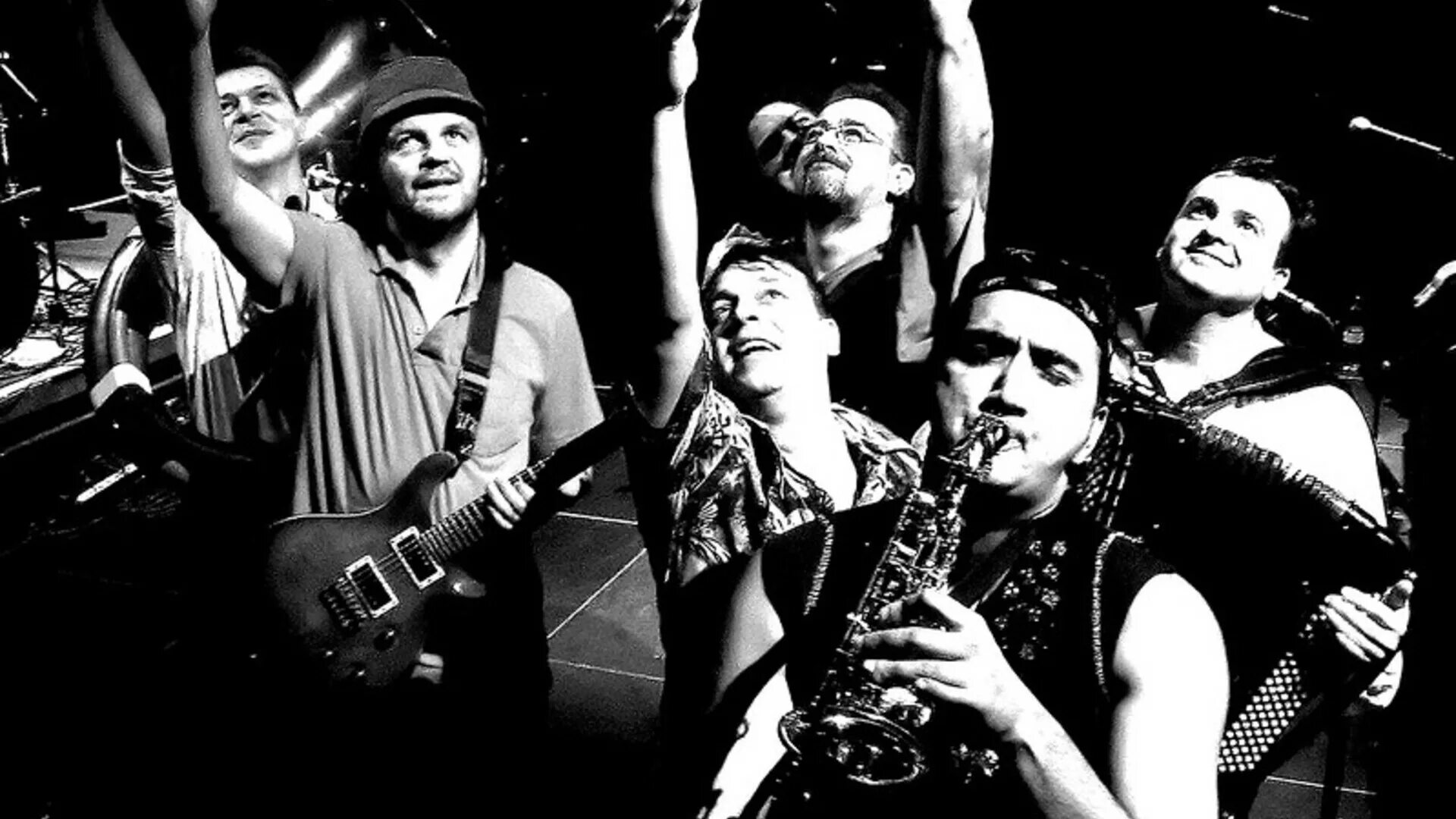 The no smoking orchestra. Эмир кустурица. emir kusturica &amp; the no smoking orchestra афиша. emir kusturica and the no smoking orchestra - corps diplomatique. фильм концерт кустурицы.