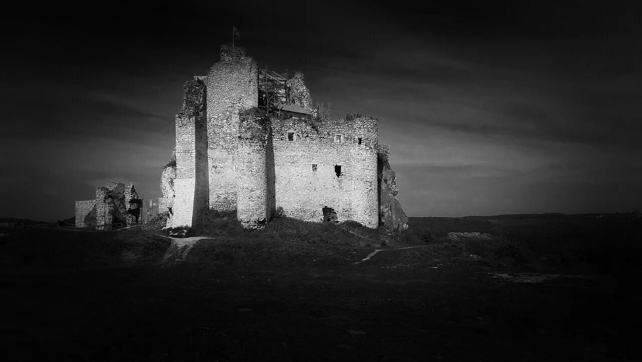 Black castle. Castle. Castle. The black castle. The black castle (1952).
