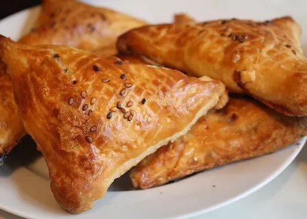 Пирожки с мясом слоеное тесто в духовке