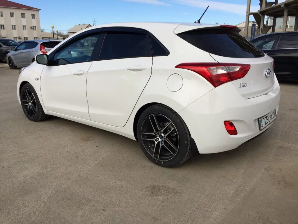 Диски r17 i 30. Hyundai i30 gd r18. Хендай i30 на р 17. Диски на хендай ай 30. Hyundai i30 r17.