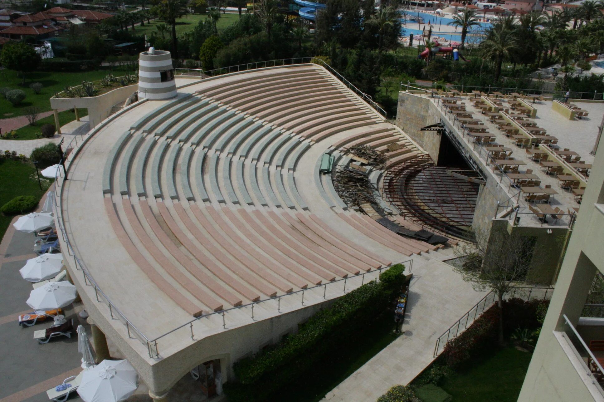 Анталья амфитеатр. Олд Сиде амфитеатр. Амфитеатр Hollywood Bowl. Амфитеатр Симферополь. Амфитеатром домов